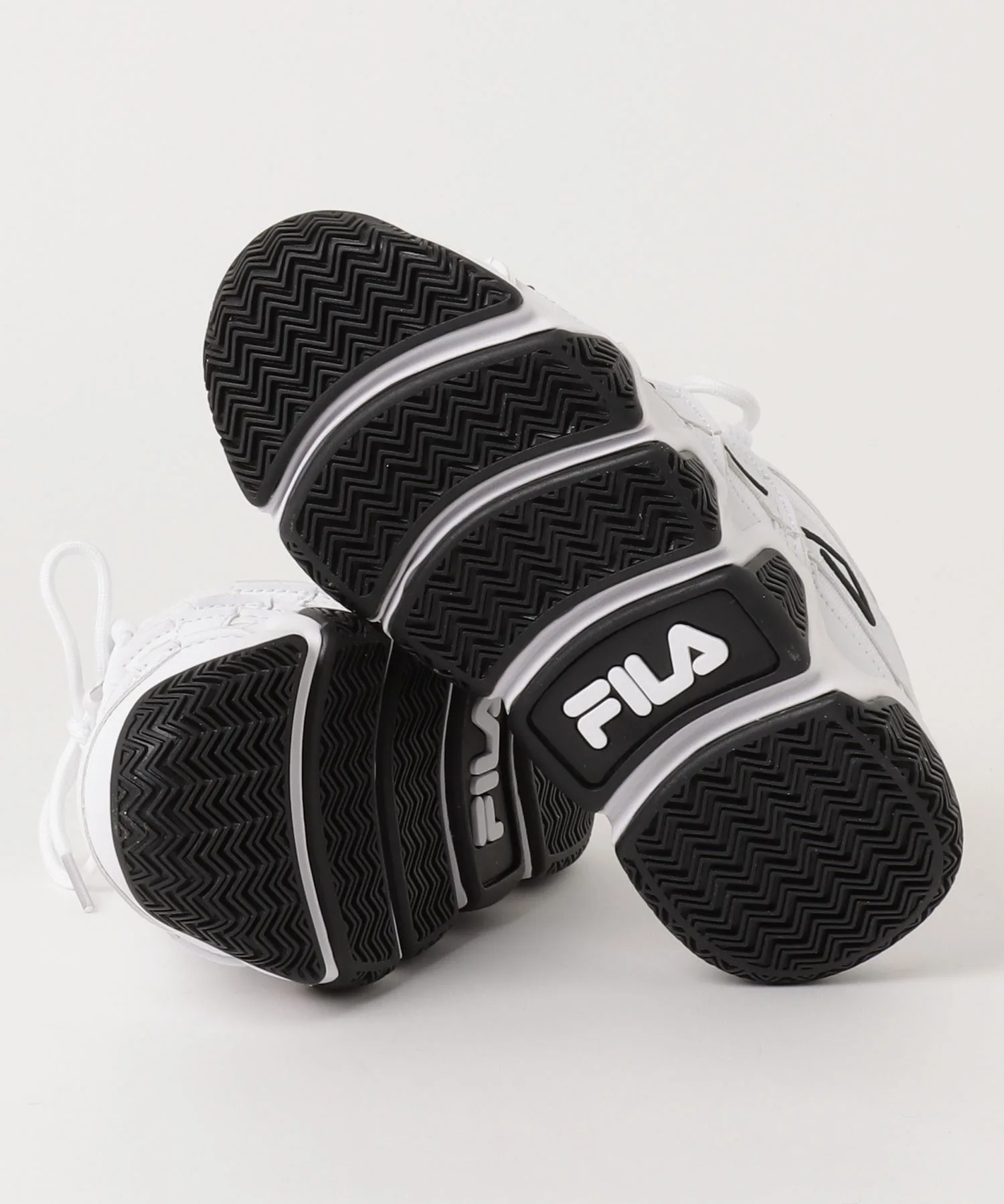 Унисекс кроссовки FILA BARRICADE XT97 для спорта и города белые — фото 3