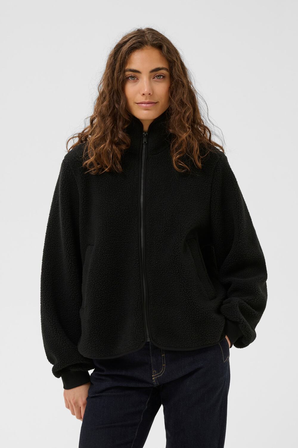 

CULTURE Флисовая куртка 'CUpilota' в черном цвете