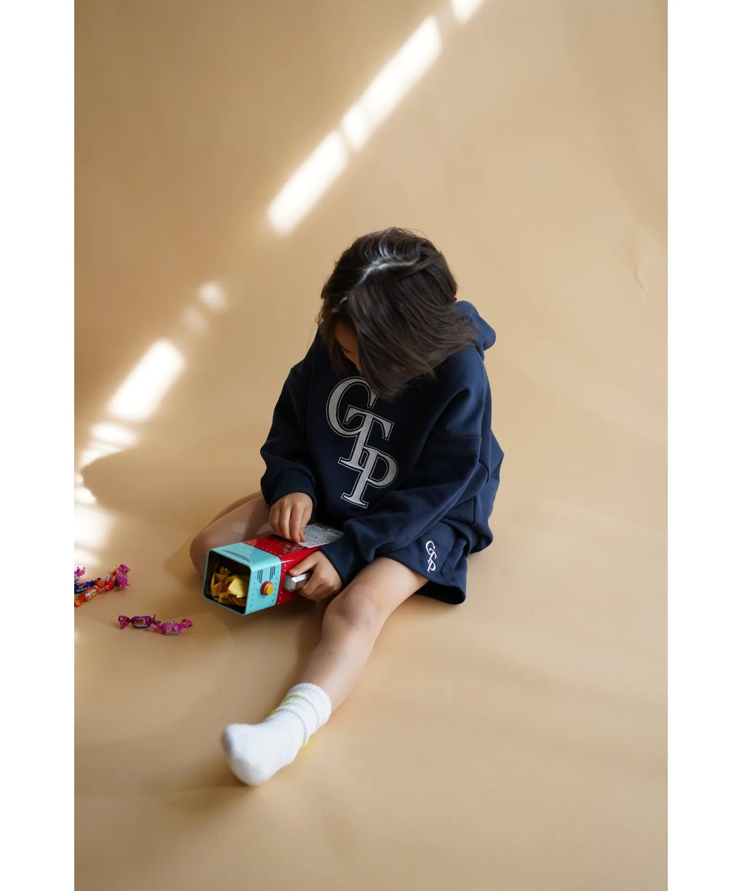 Детская футболка-худи Catchup с логотипом тёмно-синяя — фото 4