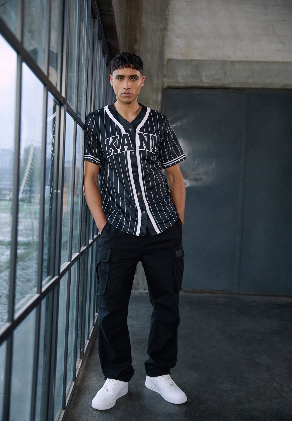 

Рубашка Serif Pinstripe Baseball Shirt Karl Kani, черный