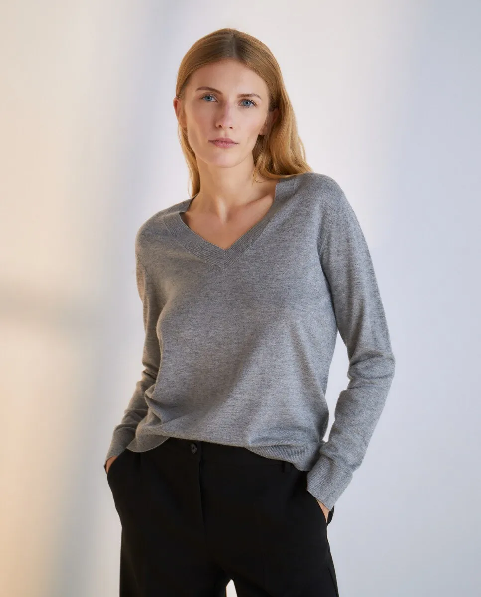 

Женский базовый свитер с V-образным вырезом Woman El Corte Inglés, светло-серый