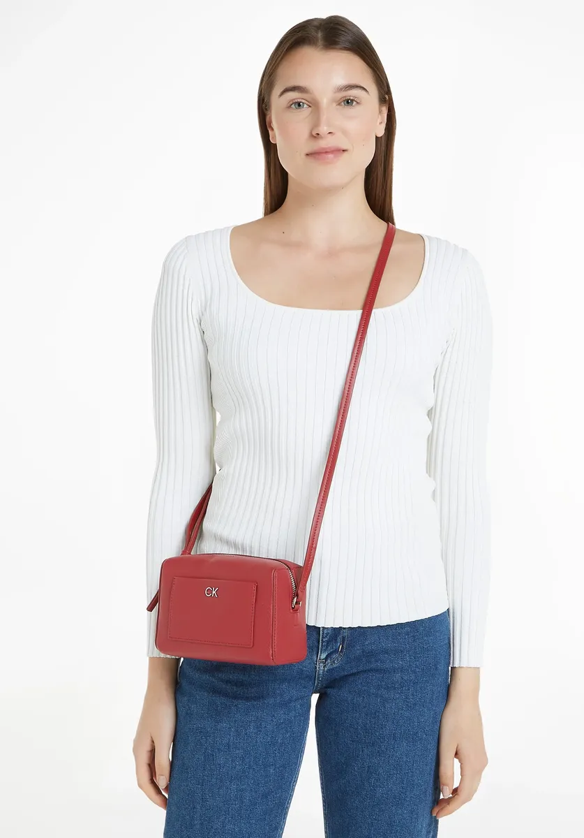 

Сумка через плечо Calvin Klein "CK DAILY CAMERA BAG PEBBLE", женская сумка через плечо женская сумка, цвет Biking Red