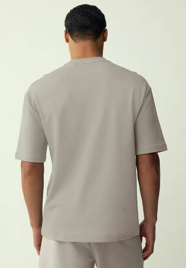 Свободный крой, мягкая плотная базовая футболка motionflex Next, Grey Embossed — фото 3