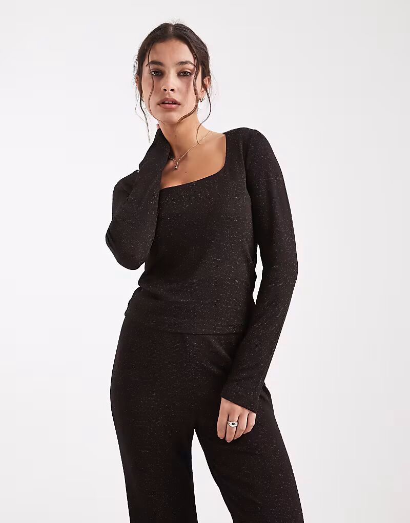 

Блестящий топ с длинными рукавами и квадратным вырезом в шоколадном и медном цветах Vero Moda