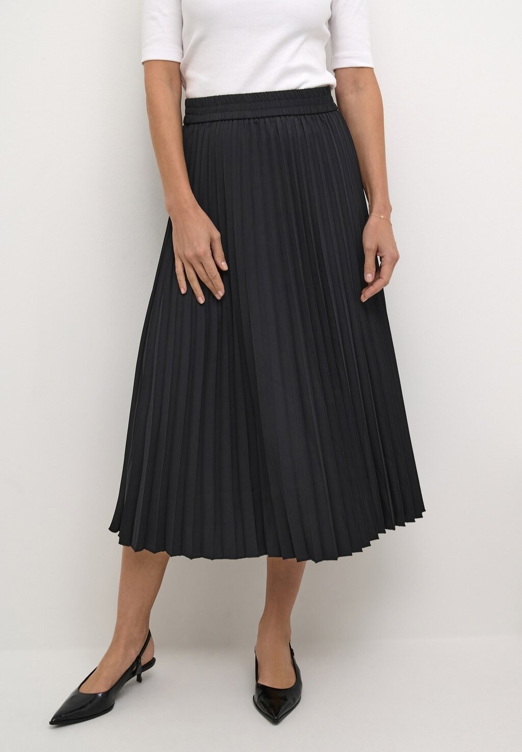 

Юбка плиссе Leandra Kaffe, цвет black deep