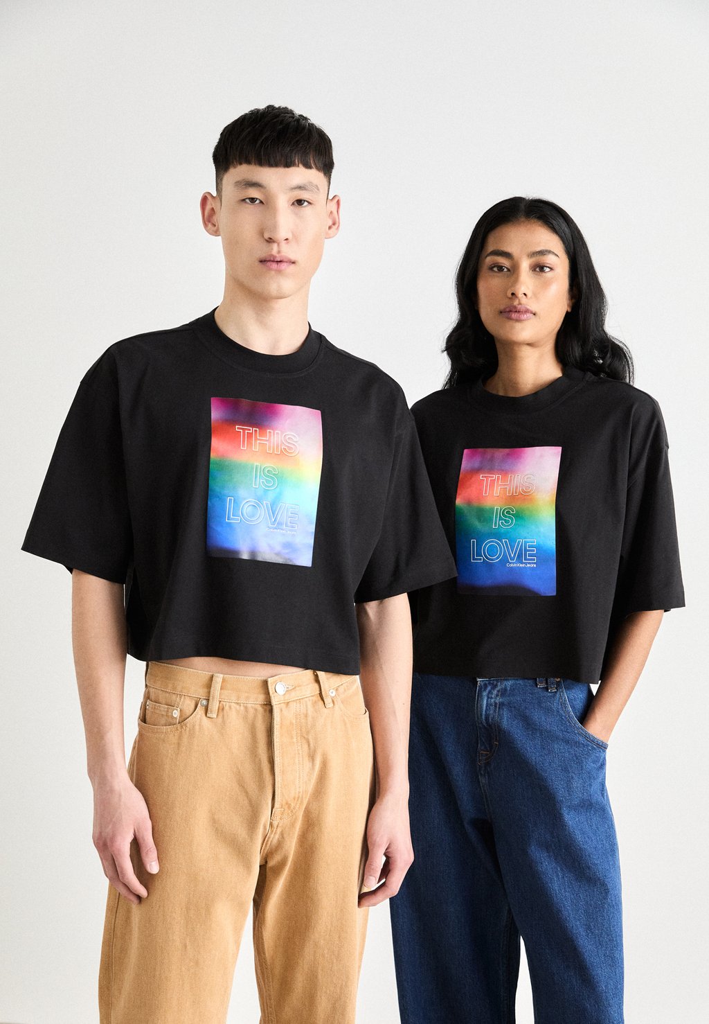 

Футболка с принтом Graphic Boxy Tee Unisex Calvin Klein, черная