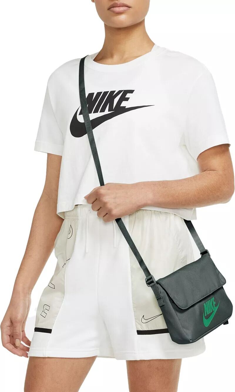

Женская сумка через плечо Nike Sportswear Futura 365 (3 л)