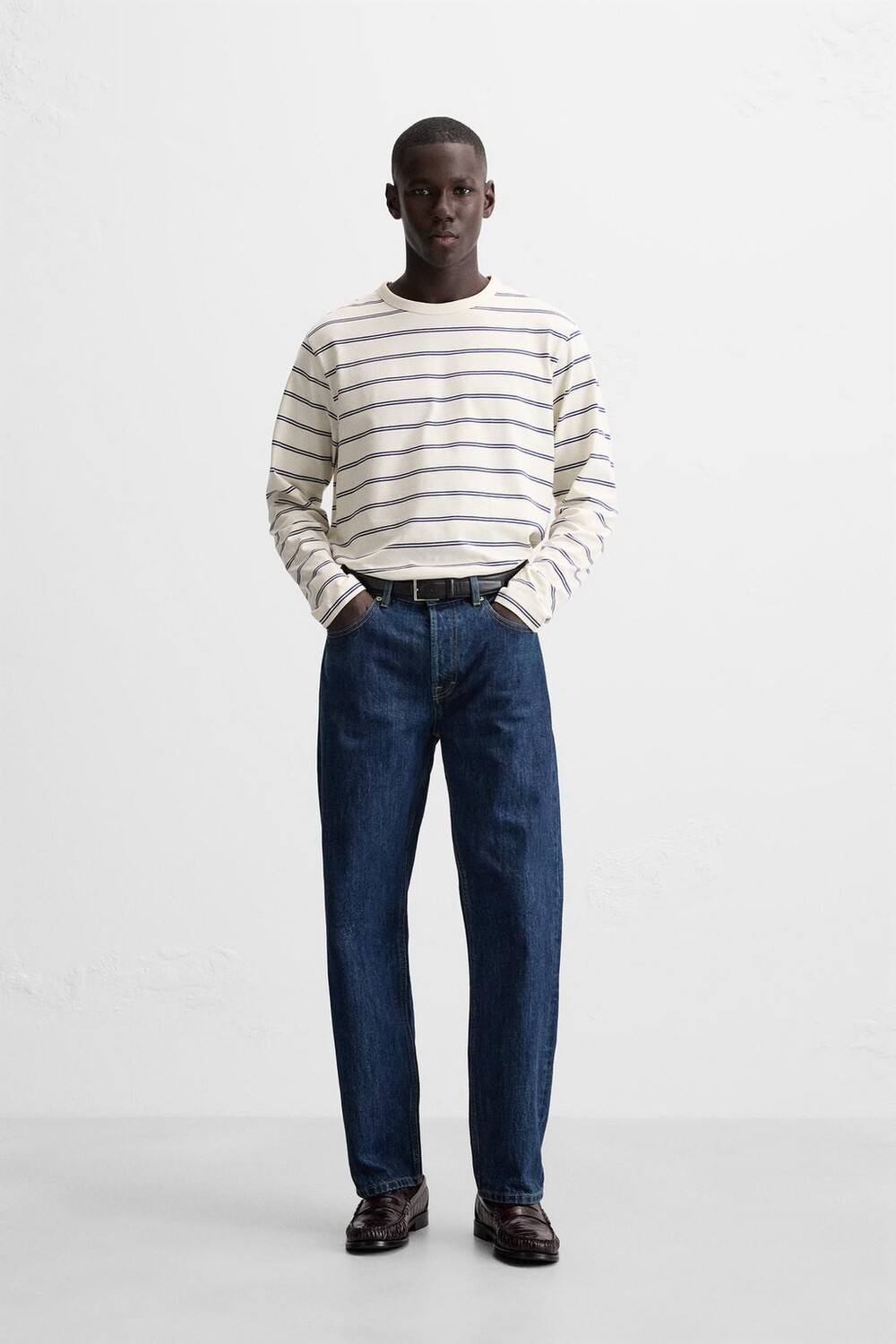 

Полосатая футболка ZARA, экрю/синий