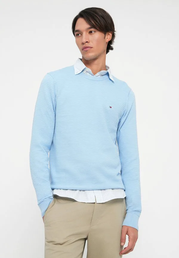 Джемпер с круглым вырезом, выполненный из фактурной трикотажной ткани. Tommy Hilfiger, Well Water — фото 4