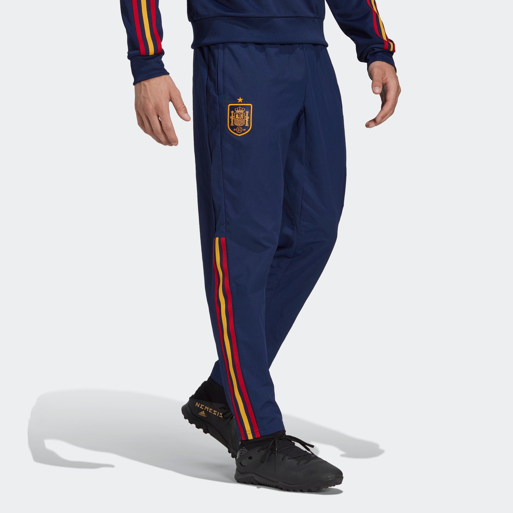 Спортивные брюки adidas Fef 22 Trv Pant Logo HE8817 — фото 2