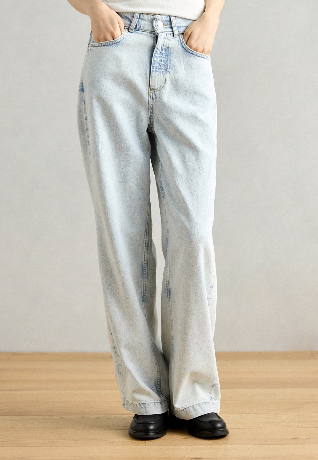 

Джинсы свободного кроя TROUSER WIDE REGULAR LENGTH HIGH WAIST TWISTED SIDESEAM DETAIL Marc O'Polo, цвет Bleach Blue Wash