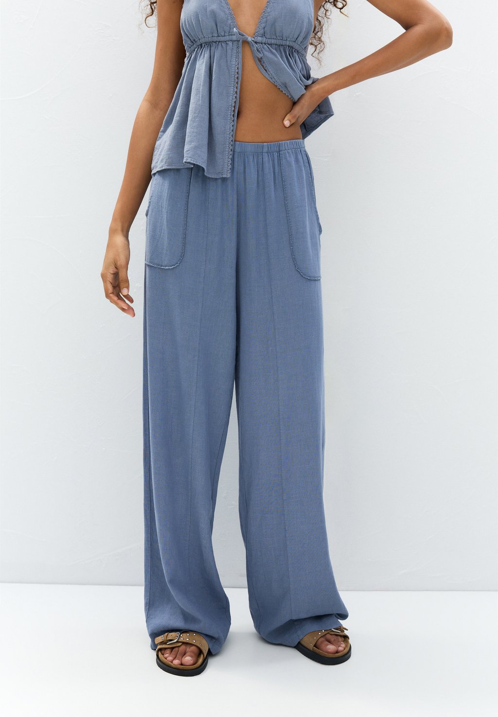 

Брюки FLOWING PANELLED RUSTIC PULL&BEAR, цвет Blue Denim