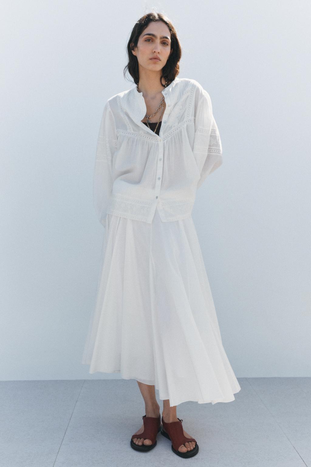 

Романтическая вышитая блузка ZARA, экрю