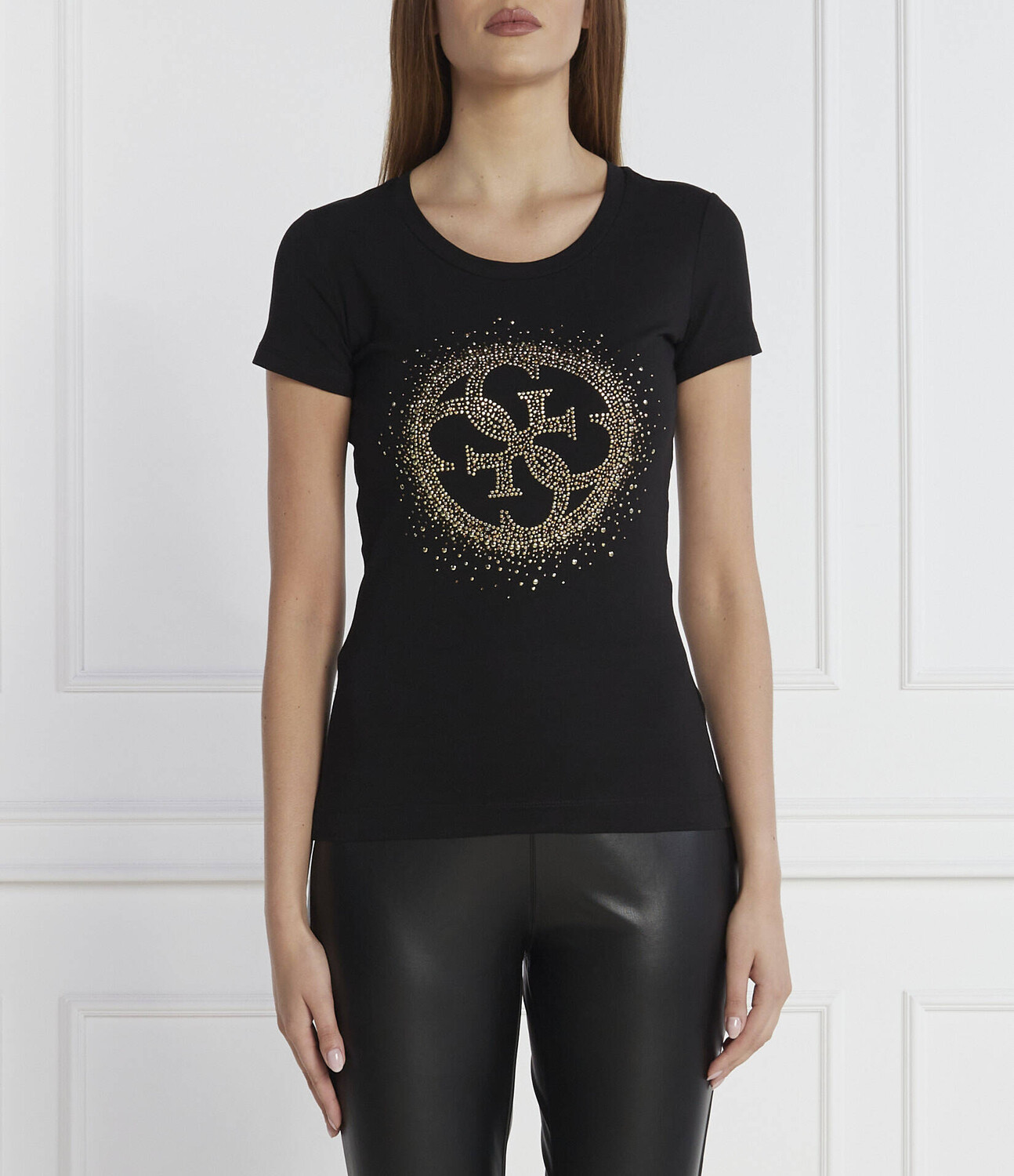 

Футболка GUESS Slim Fit, черный