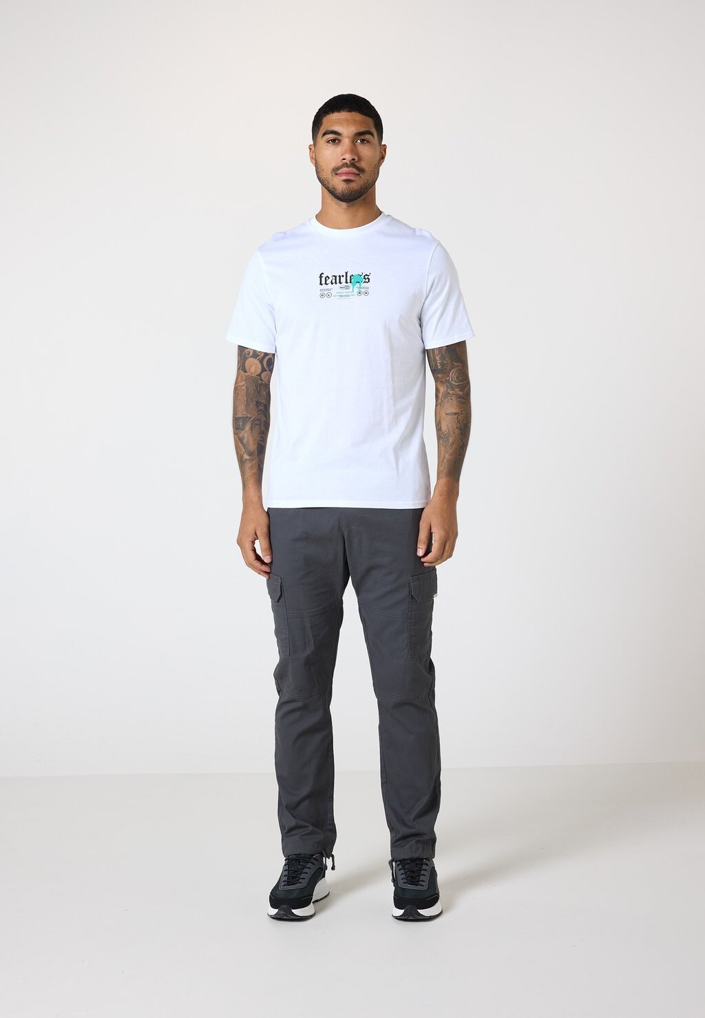 

Футболка с принтом FEARLESS TEE CLOSURE London, белый