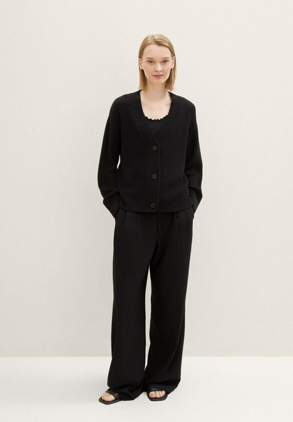 

Кардиган MIT V-AUSSCHNITT TOM TAILOR DENIM, черный