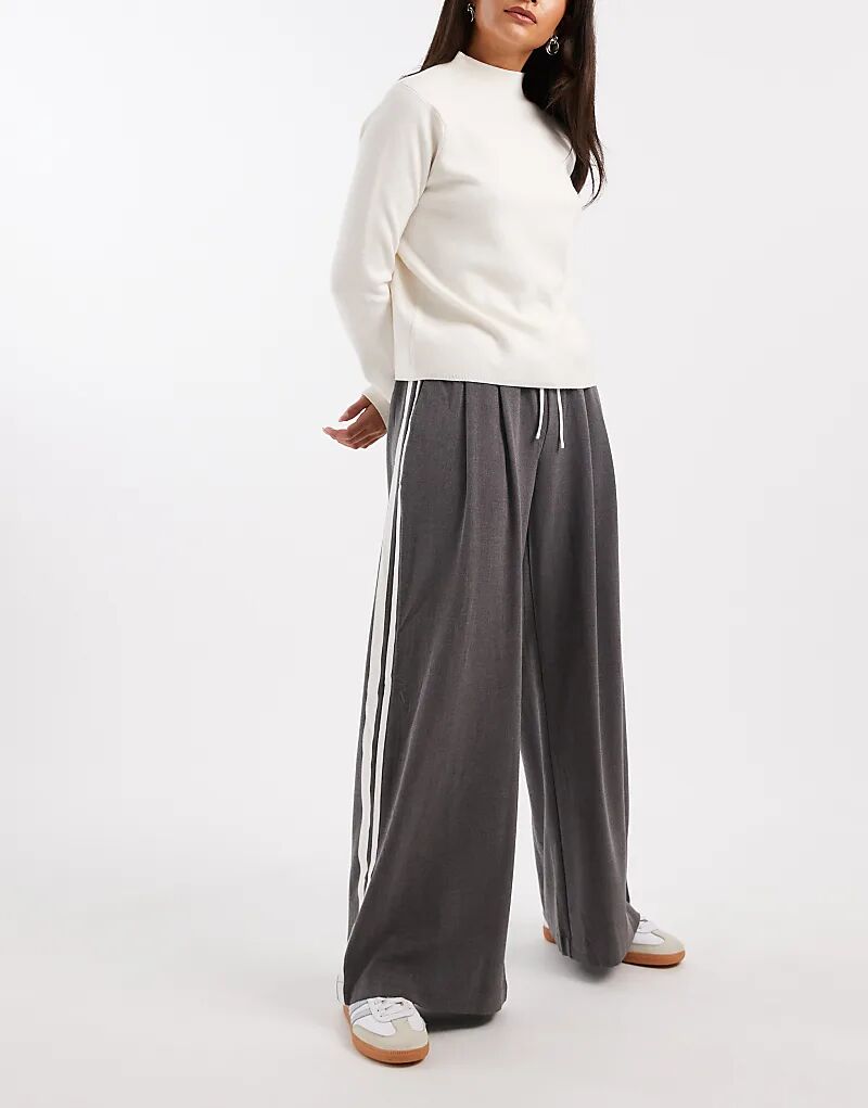 

Брюки-комбинезон Cotton On Luis в спортивную полоску цвета уголь