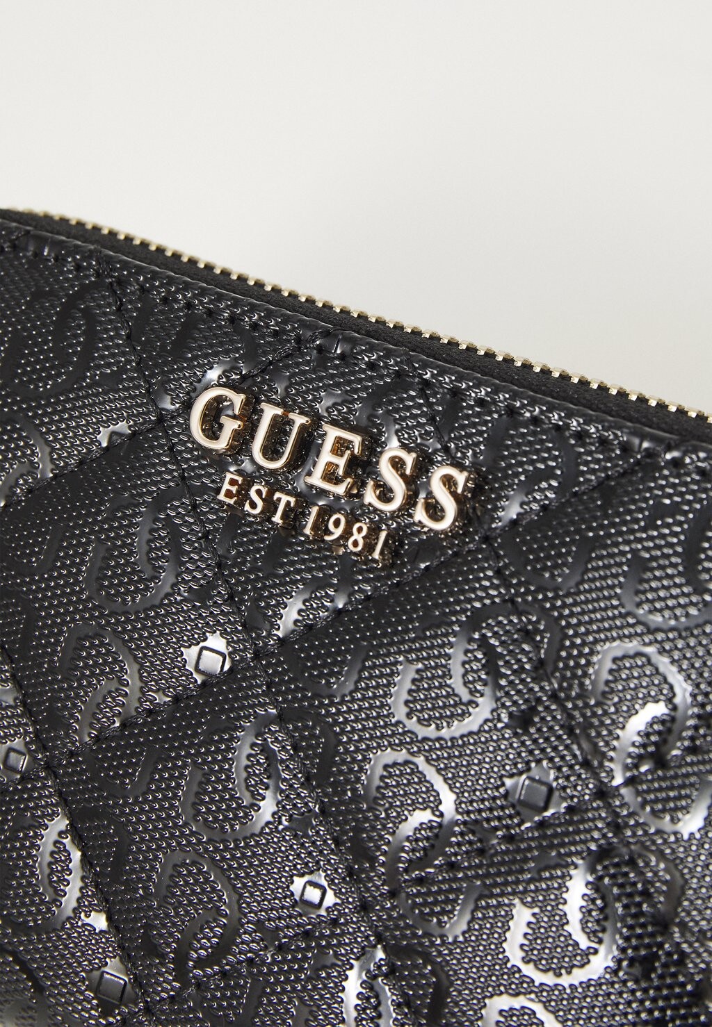 

Кошелек LAUREL MEDIUM ZIP AROUND Guess, черный