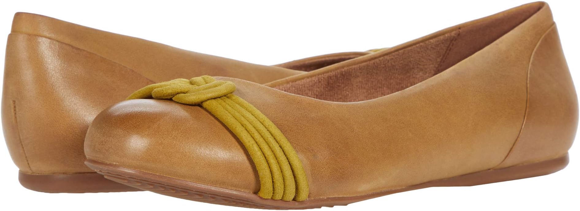 

Туфли на плоской подошве SoftWalk Sonoma Knot, цвет Light Olive Leather