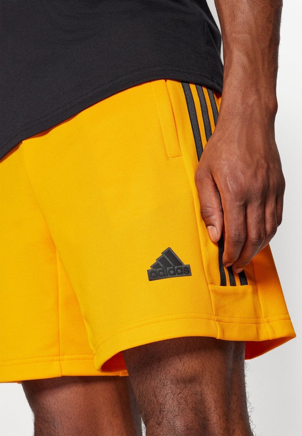 

Спортивные шорты House Of Tiro Nations Pack Short adidas Sportswear, оранжевый/черный