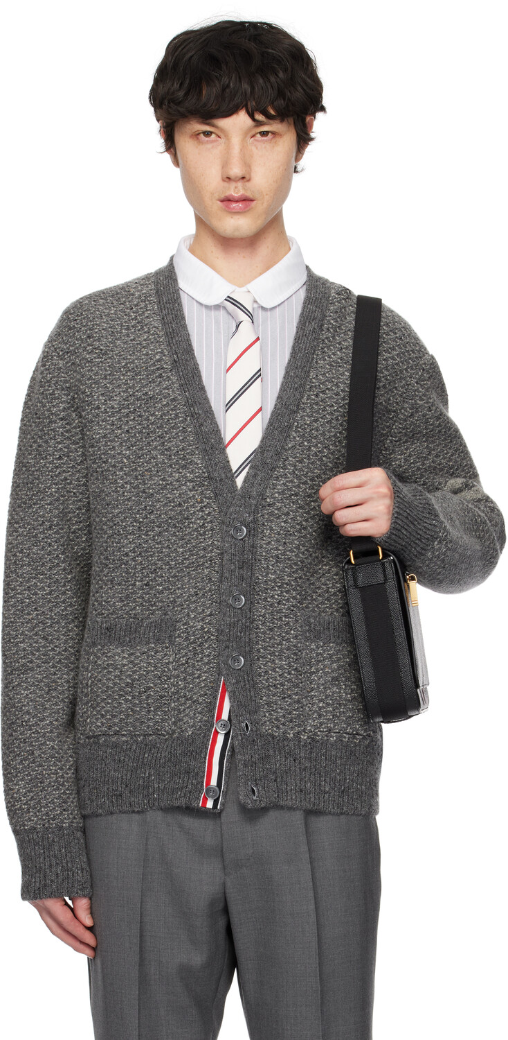 

Серый кардиган Donegal с 4 планками и V-образным вырезом Thom Browne