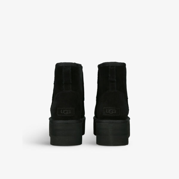 Классические мини-замшевые ботинки на платформе Ugg, черный — фото 4