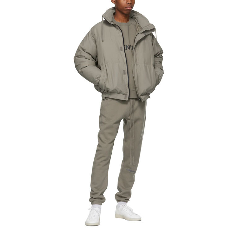 Стеганая куртка мужская серо-коричневого цвета Fear Of God Essentials, коричневый — фото 3