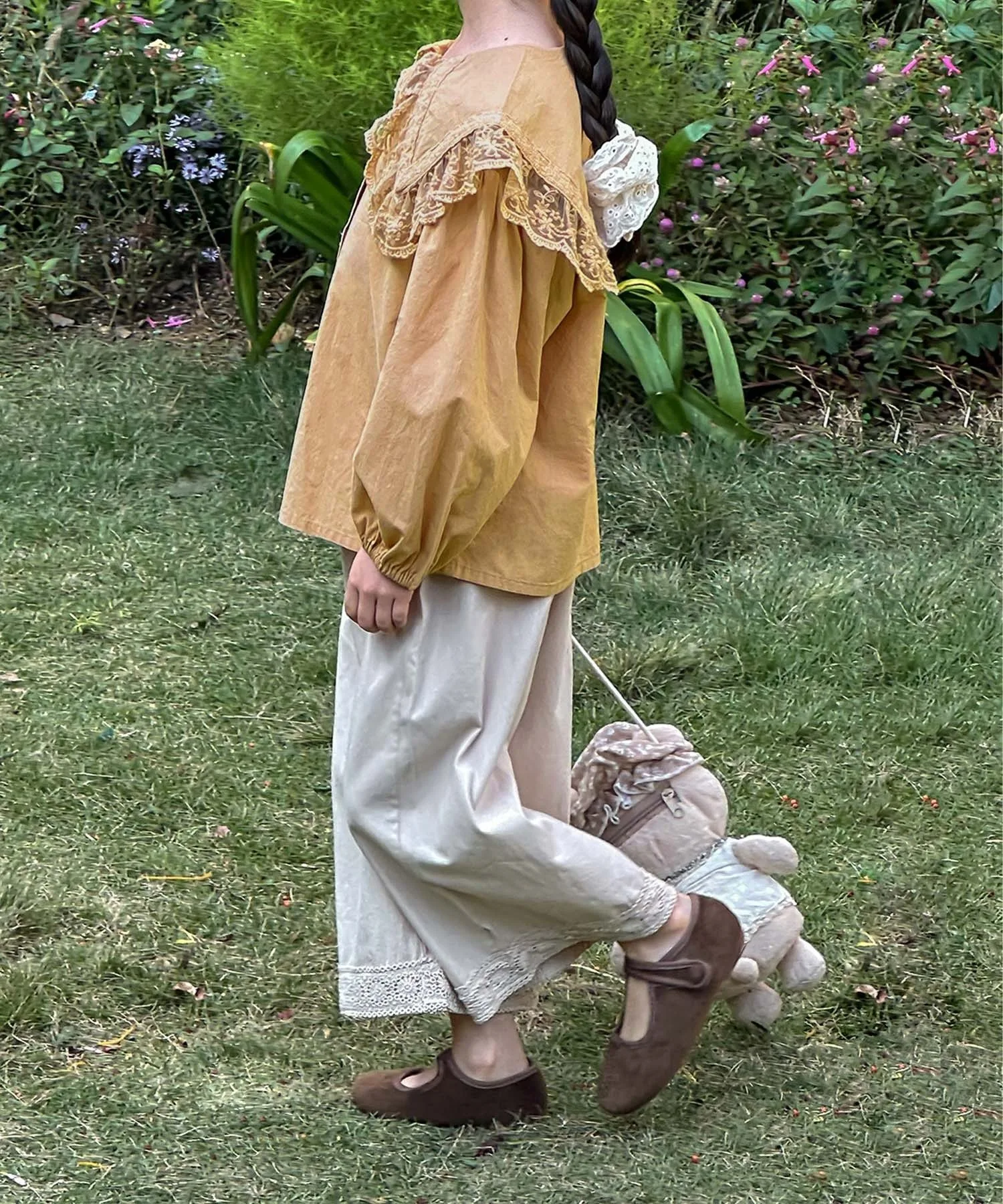 Хлопковая блузка с кружевным воротником Aimoha Kids, beige — фото 4