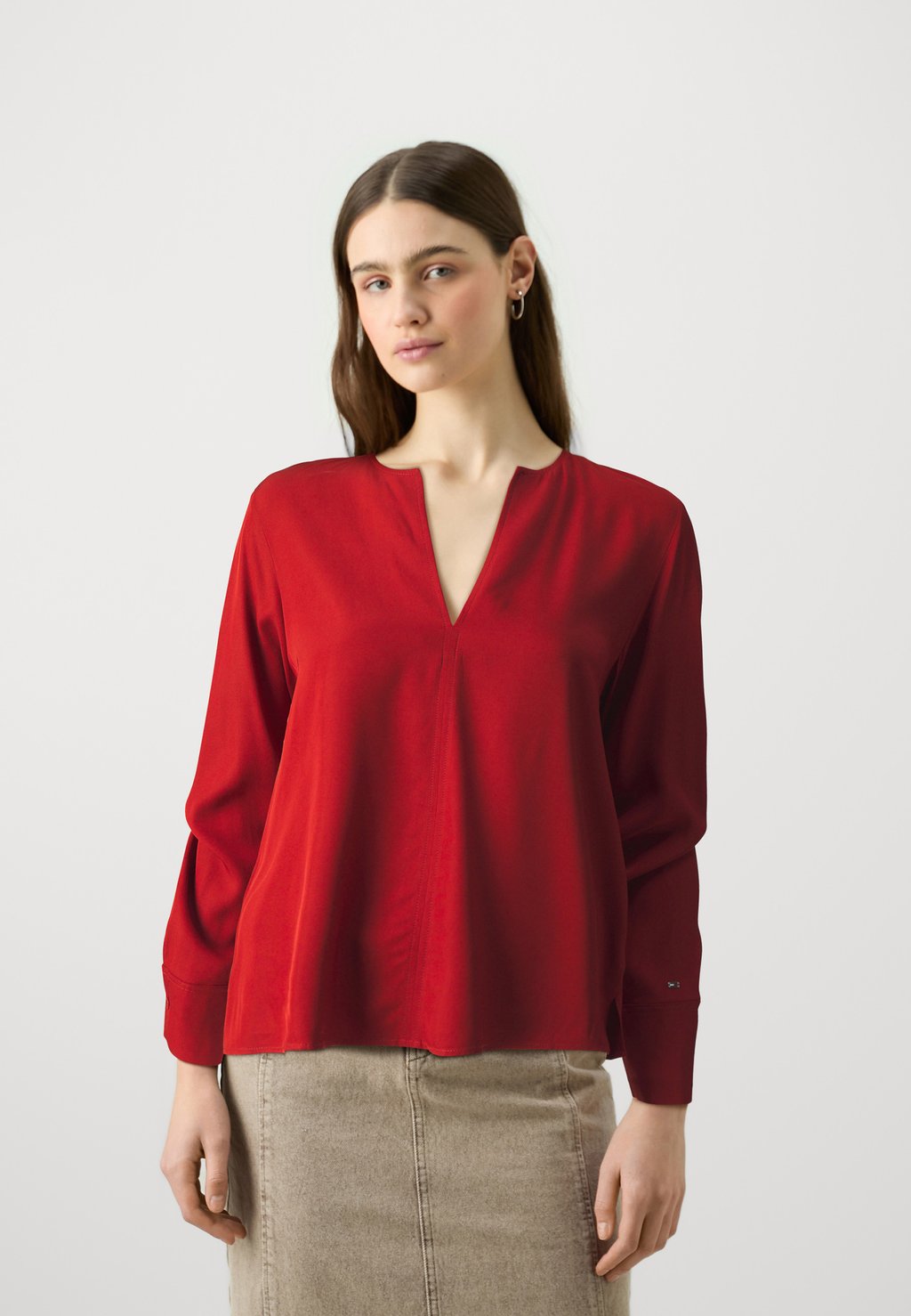 

Блуза REGULAR V NECK BLOUSE Tommy Hilfiger, красный