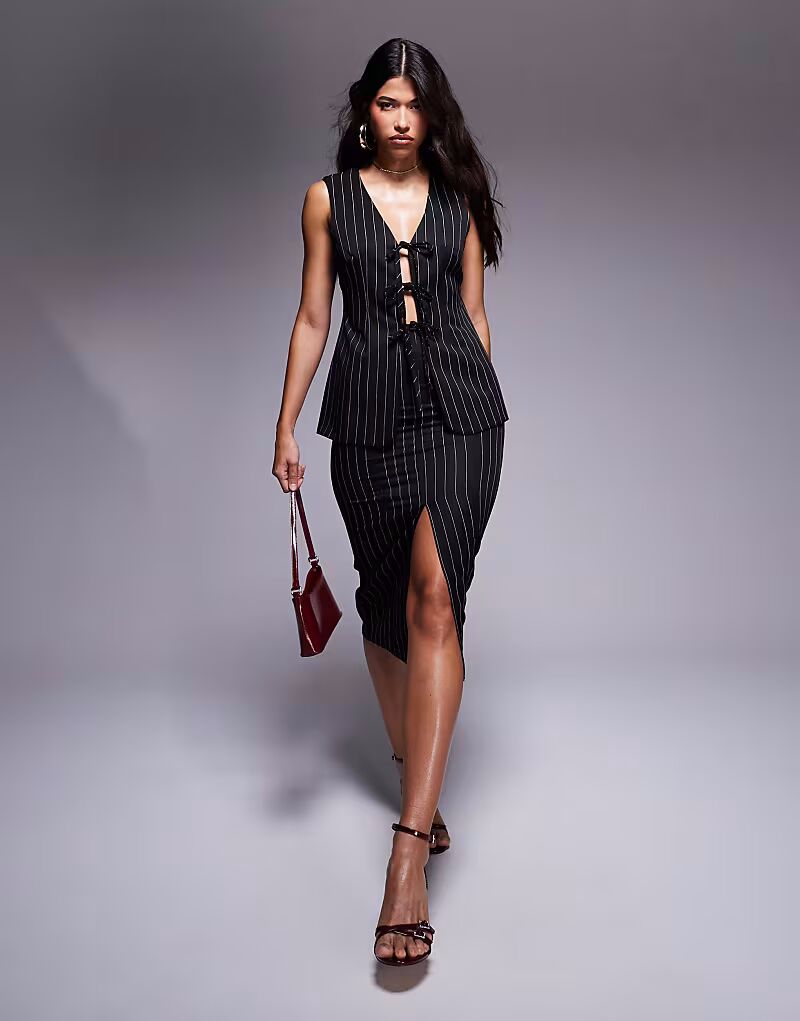 

Юбка миди ASOS DESIGN с разрезом спереди, черная в тонкую полоску