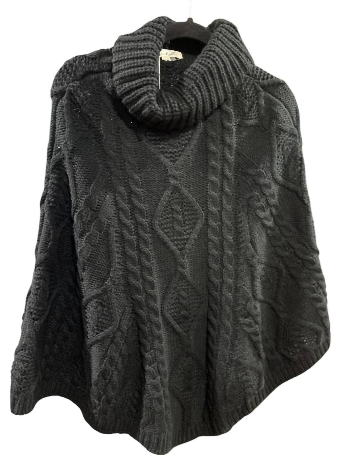 

Женское пончо Campfire Cape Poncho черного цвета Simply Noelle