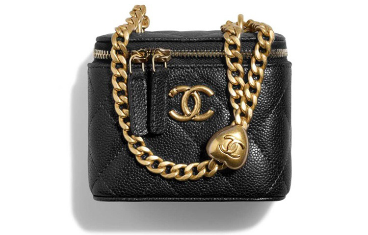 CHANEL Квадратная сумка через плечо из зернистой телячьей кожи с золотым глобусом в виде сердца — фото 2