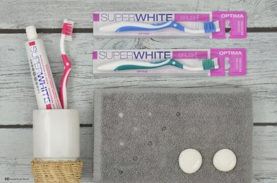 

Зубная щетка со средним отбеливанием, 1 шт. Superwhite, Optima
