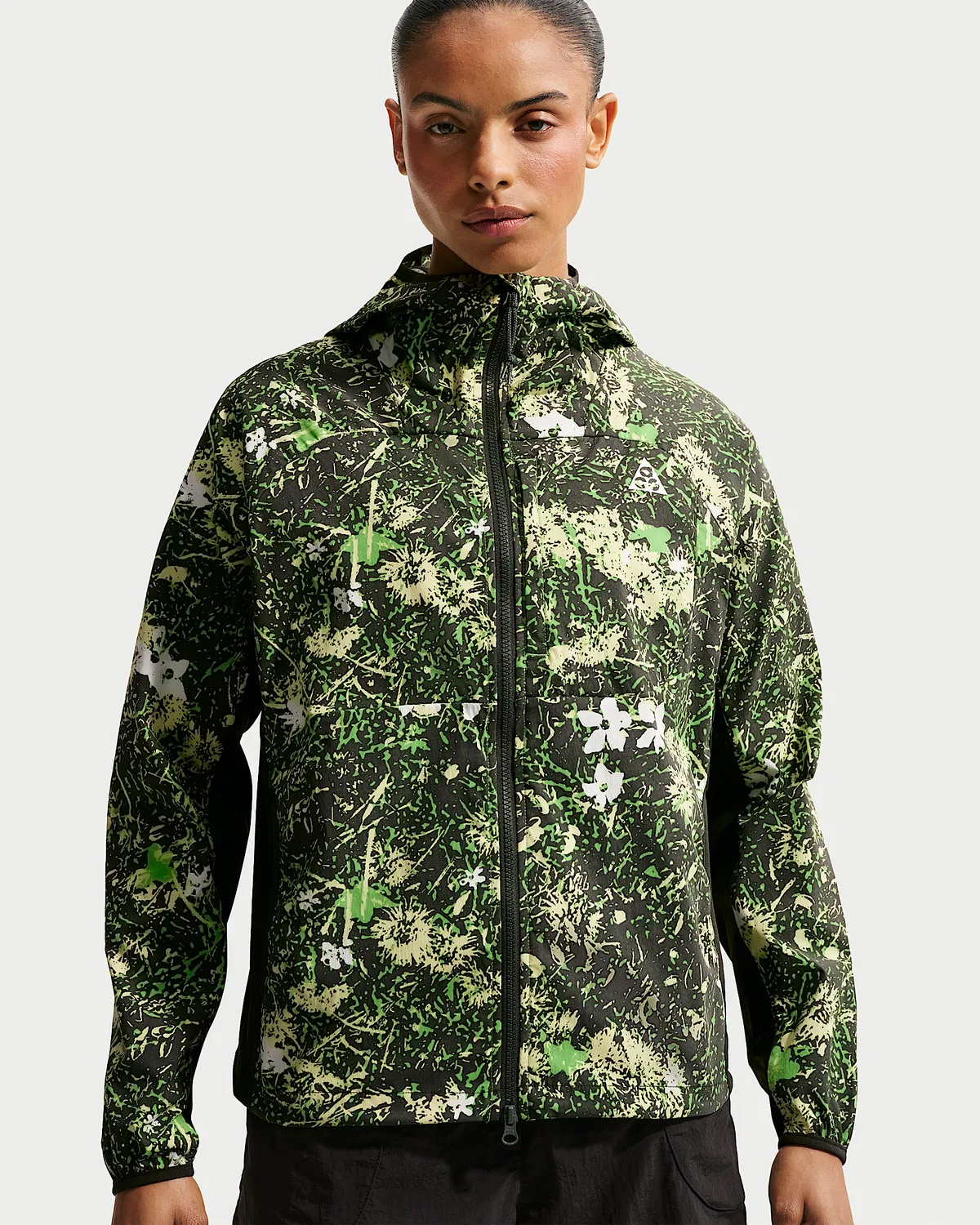 Женская куртка Nike ACG "Five Towers" с защитой от УФ, Black Spruce/Black Spruce/Life Lime/Summit White