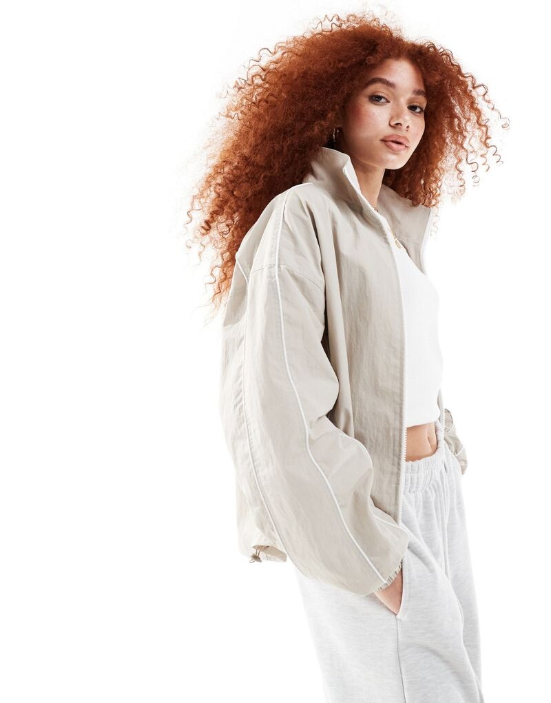 

Спортивная куртка с каменной окантовкой ASOS DESIGN