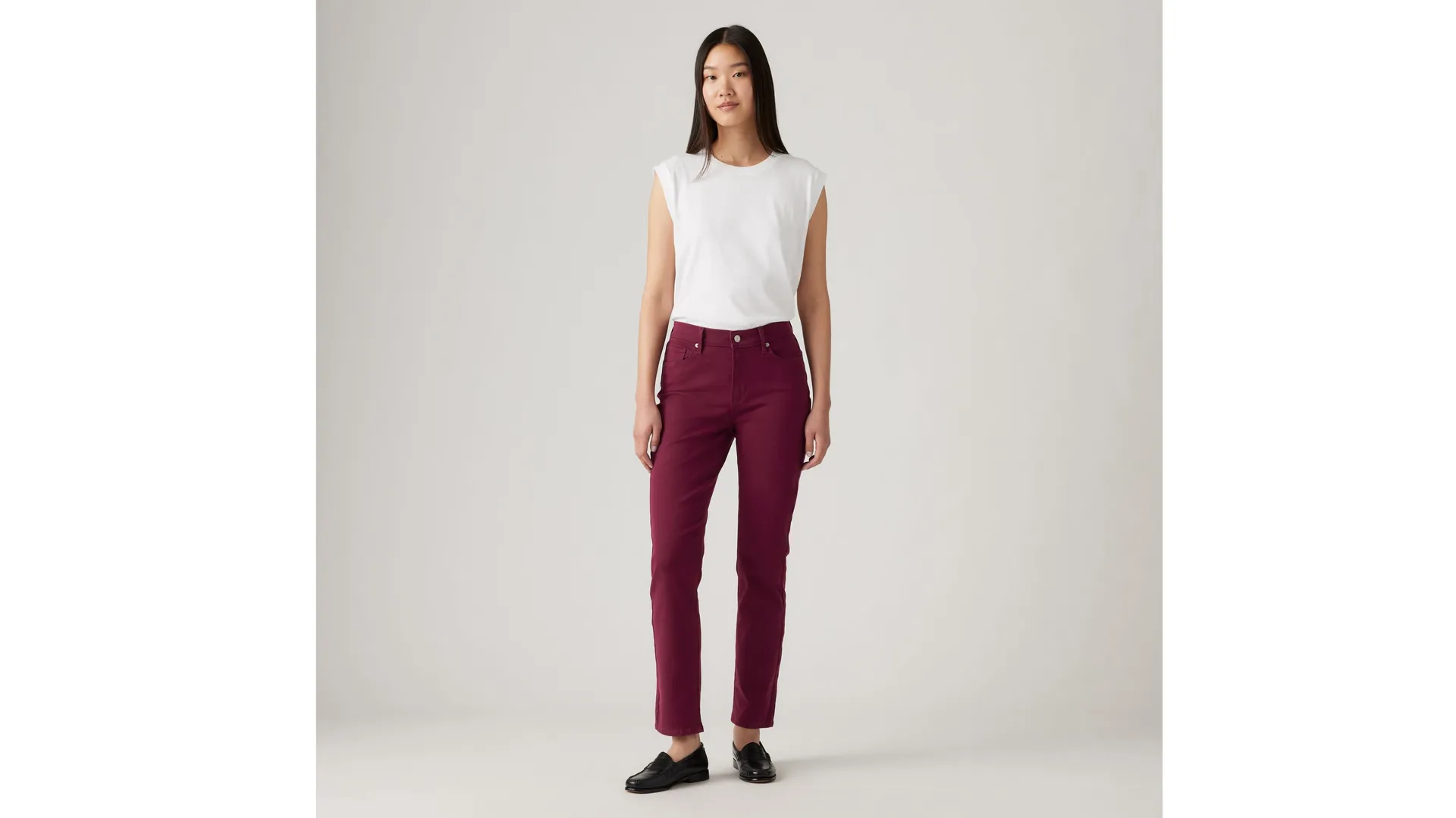 

Классические женские джинсы прямого кроя Levi's, красный