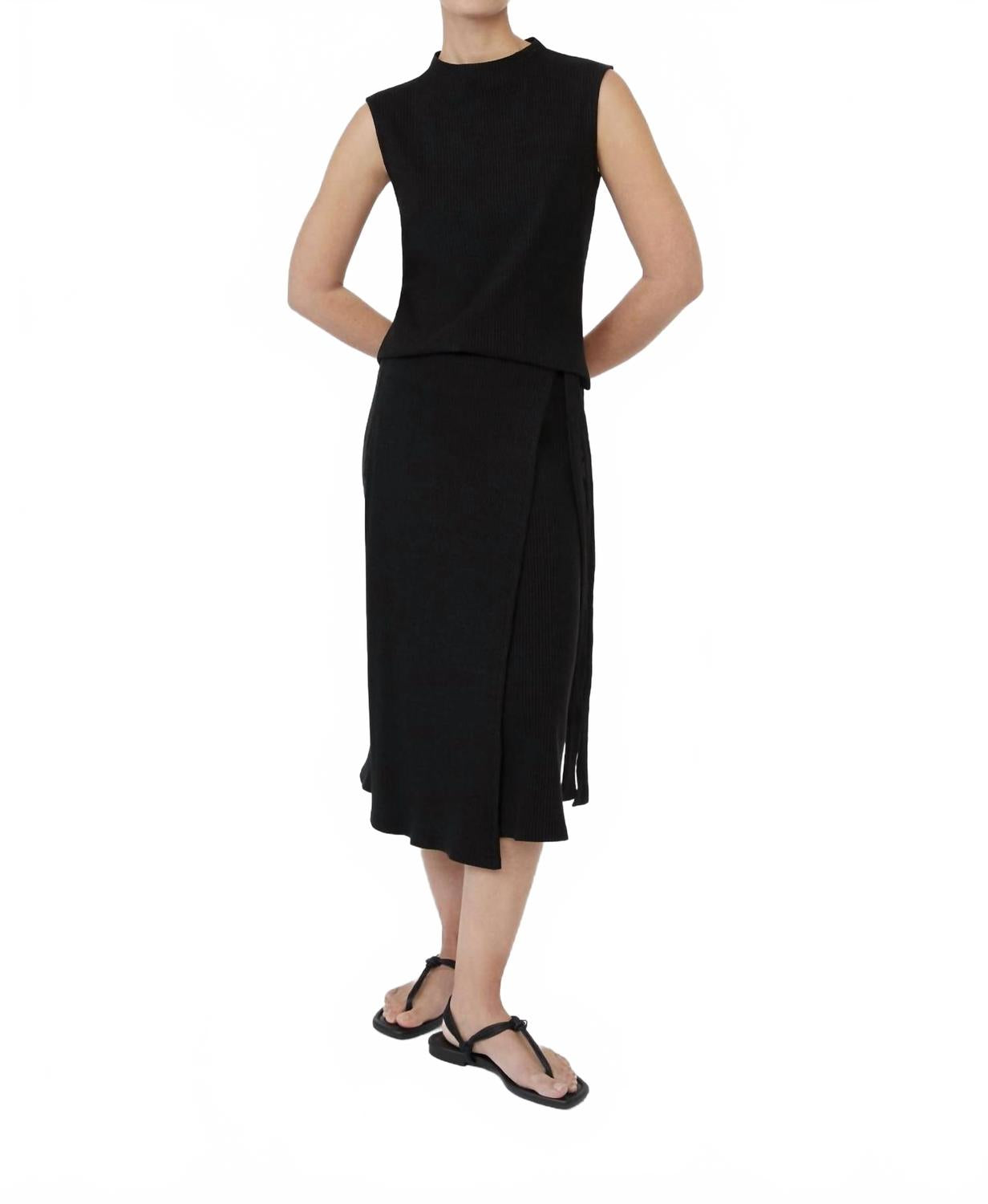 

Черная юбка-карандаш с запахом из ребристого трикотажа Dāl the Label