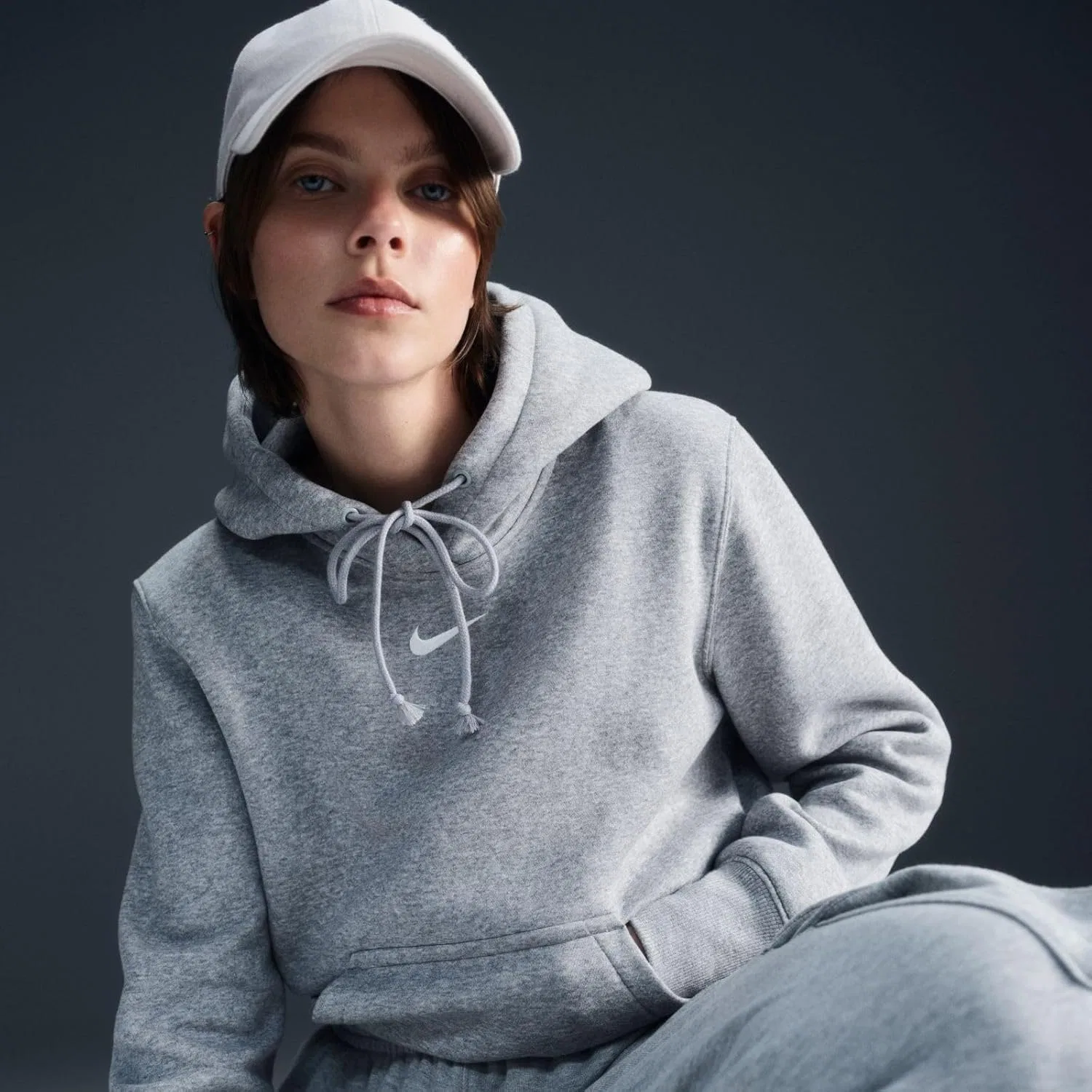 Худи женское Nike Sportswear Phoenix Fleece, Dk Grey Heather/Sail — фото 3