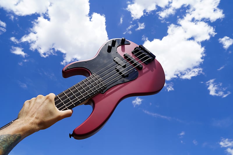 

Басс гитара ESP LTD AP-5 - Candy Apple Red Satin 5-String Electric Bass Guitar