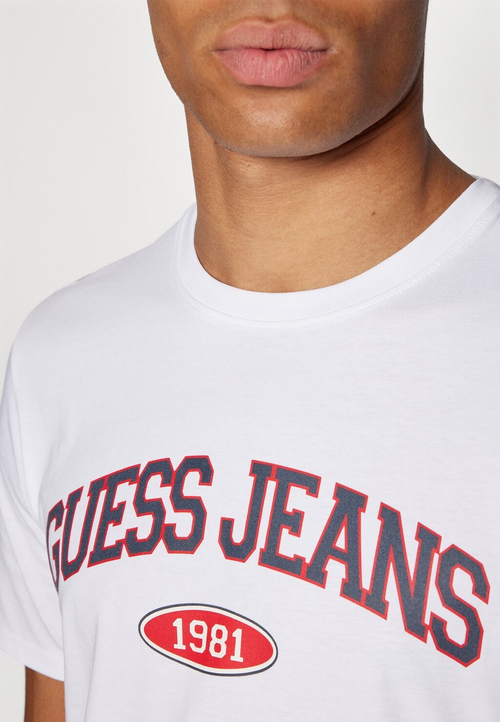 

Футболки с принтом Guess Jeans, белый