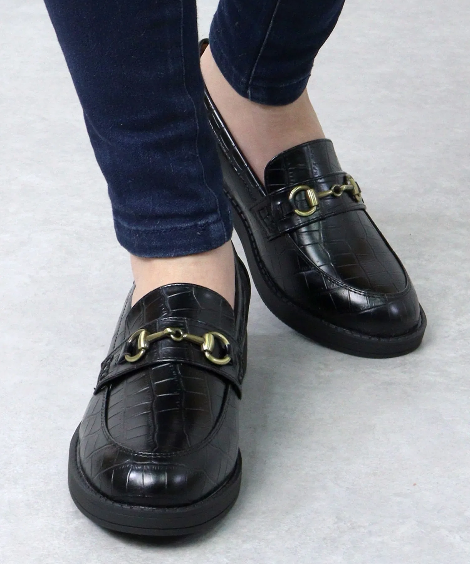 Унисекс лоферы AAA+ Маниш с пряжкой чёрно-белые — фото 2