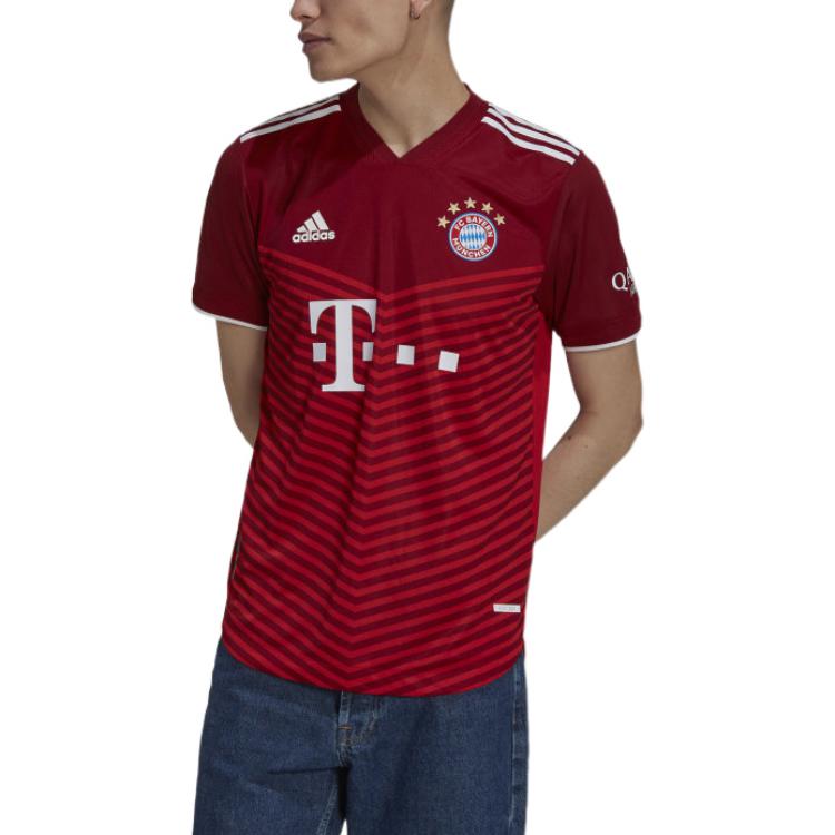 Джерси Men's adidas Bayern Munich 21/22 Home Stripe Printing Alphabet Pattern V Neck Short Sleeve Soccer/Football Jersey Red — фото 4