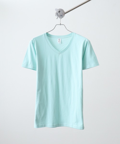 

Футболка приталенного кроя с V-образным вырезом TRUSS, небесно-голубой