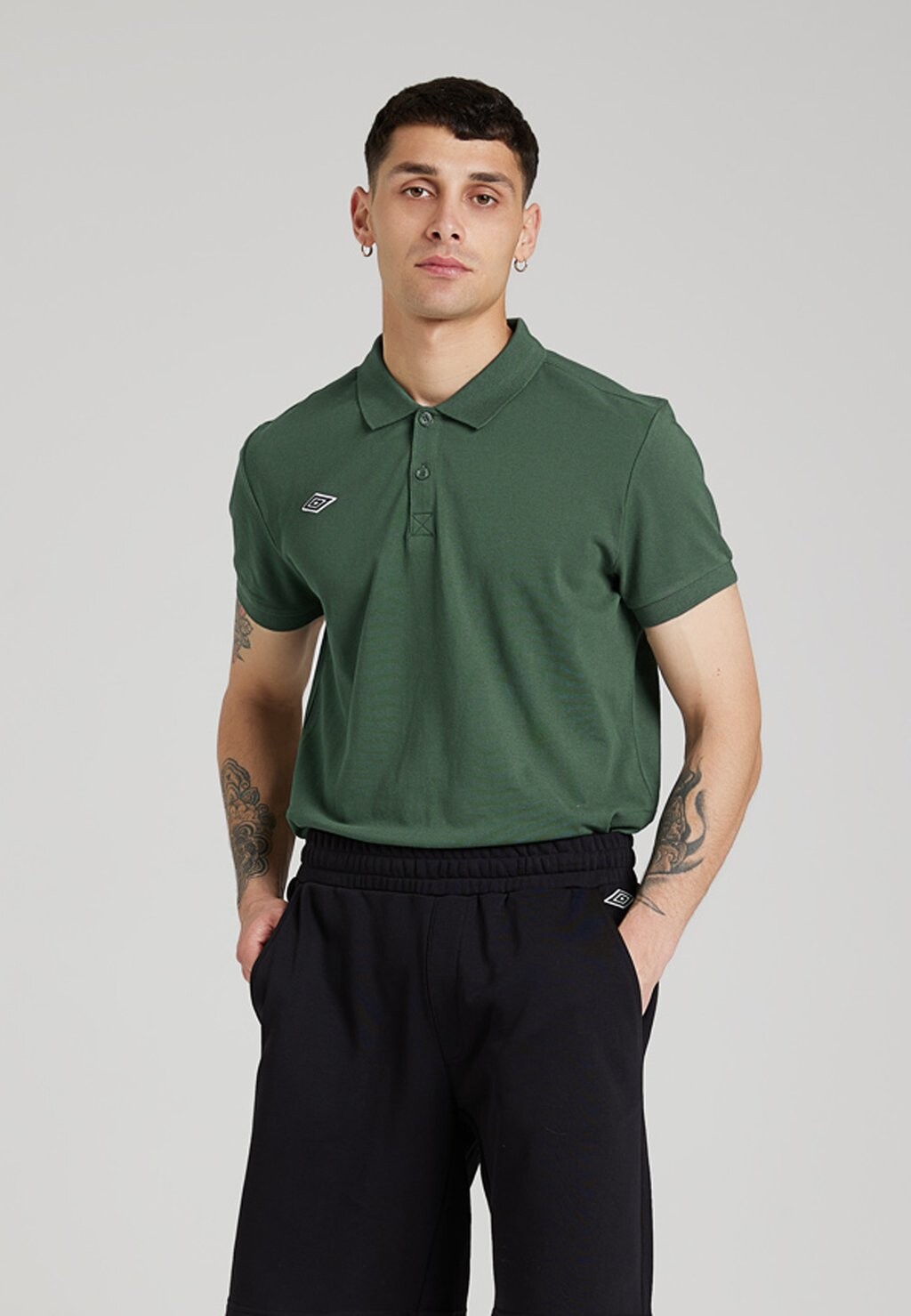 

Спортивные шорты Umbro, черные
