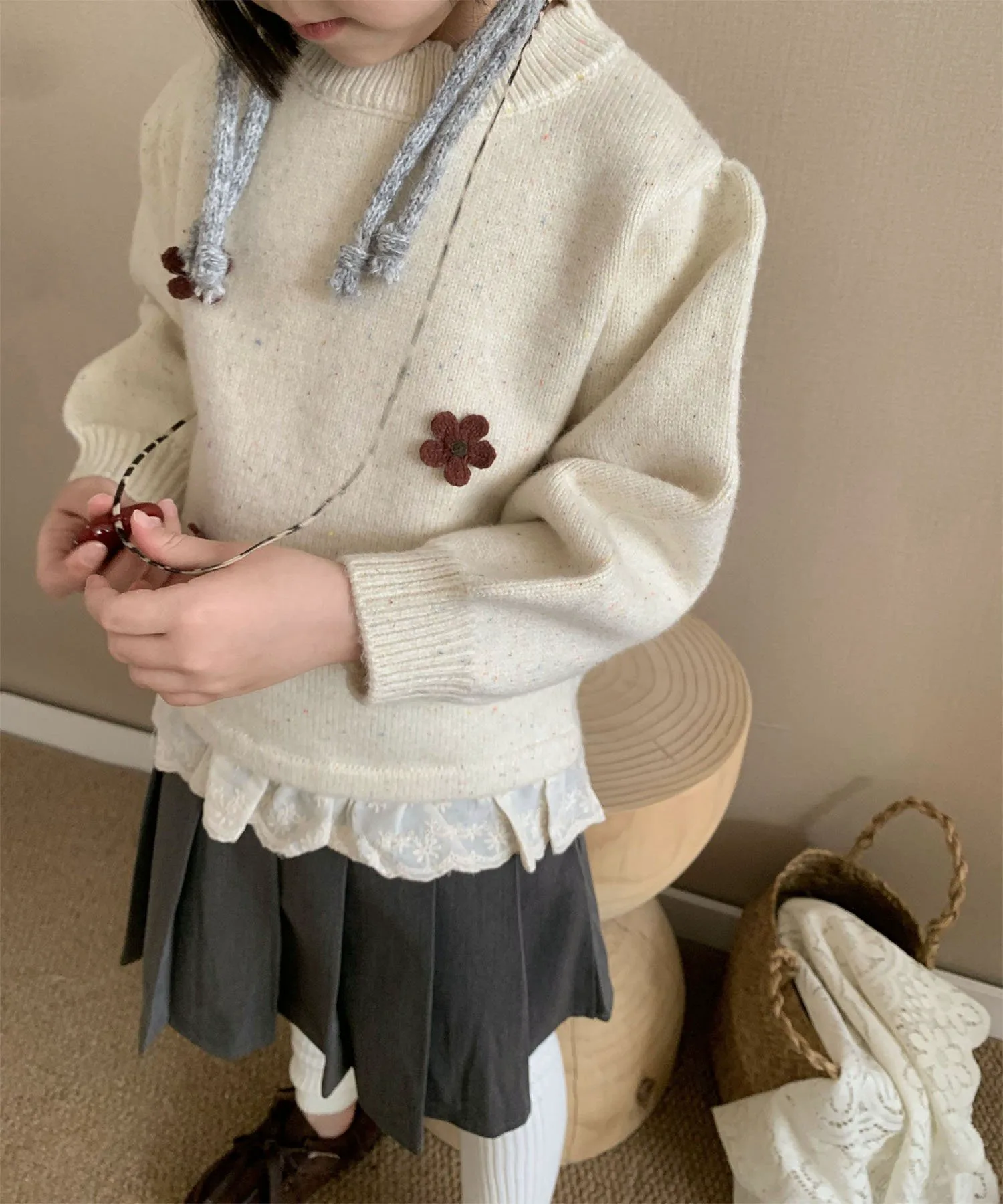 Детский вязаный свитер с вышивкой в виде трех цветов [aimoha-KIDS-] Aimoha Kids, off white — фото 4