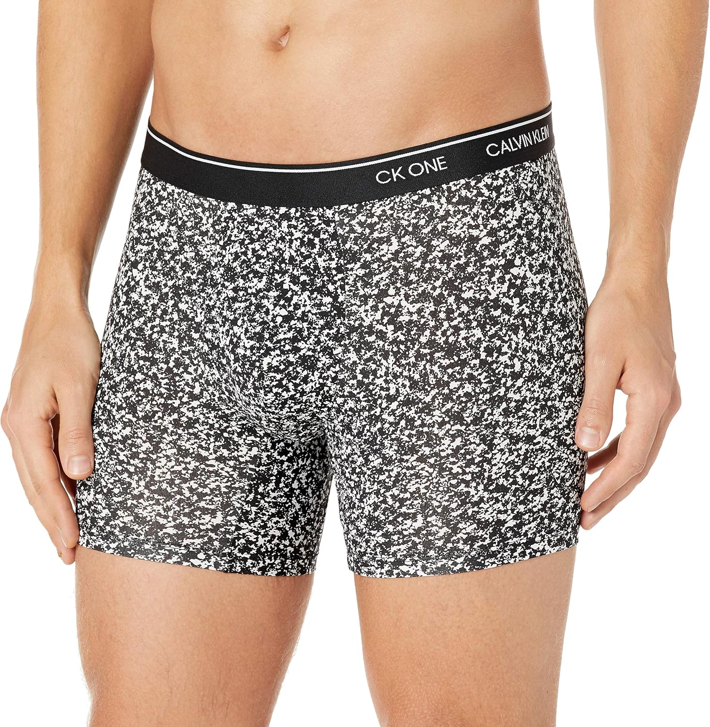 

Мужское нижнее белье Calvin Klein Ck One Micro Boxer Briefs, Black Composition Print