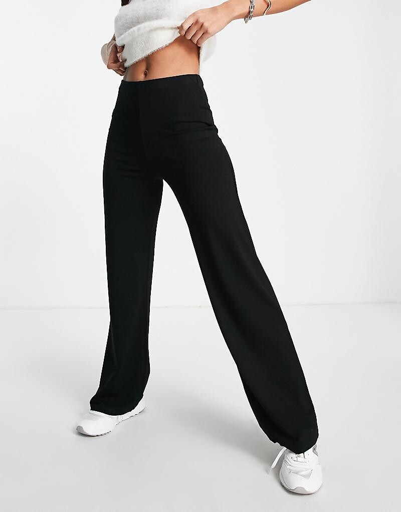 

ASOS DESIGN – Черные вишневые длинные брюки с широкими штанинами