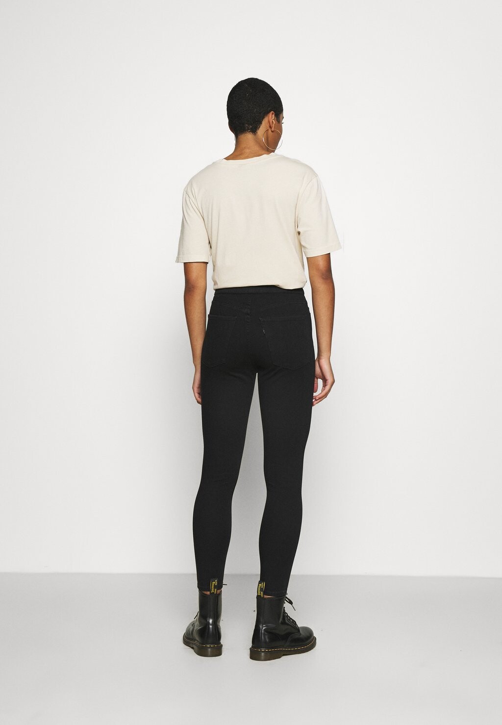 

Джеггинсы MILE HIGH PULL ON Levi's®, черный деним