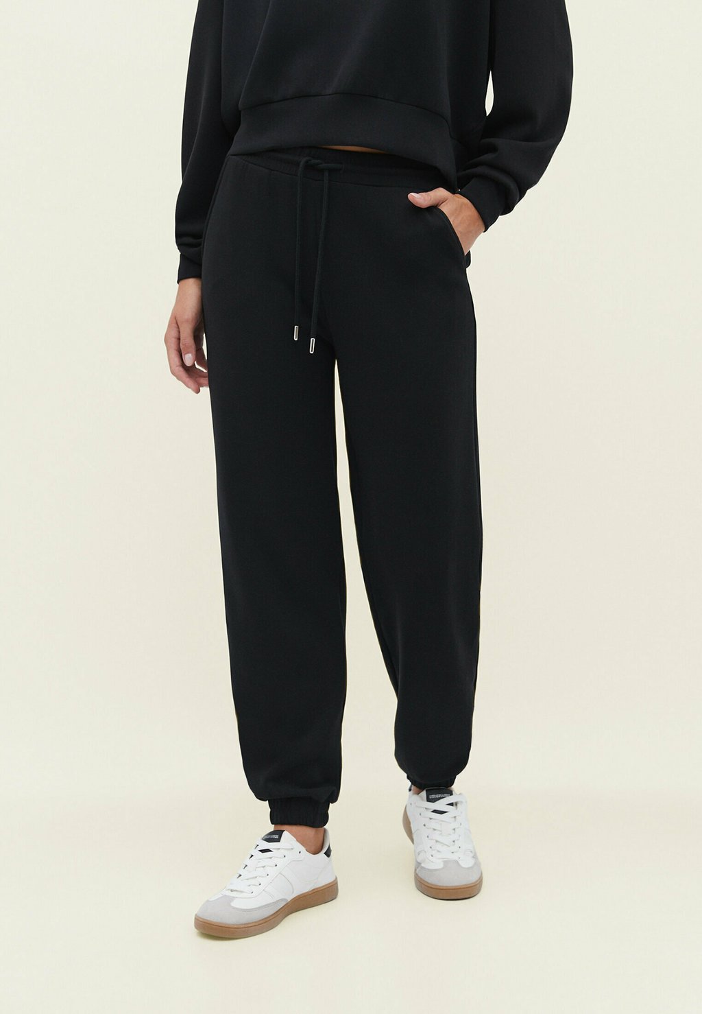 

Спортивные брюки Soft-Touch Joggers Stradivarius, черный