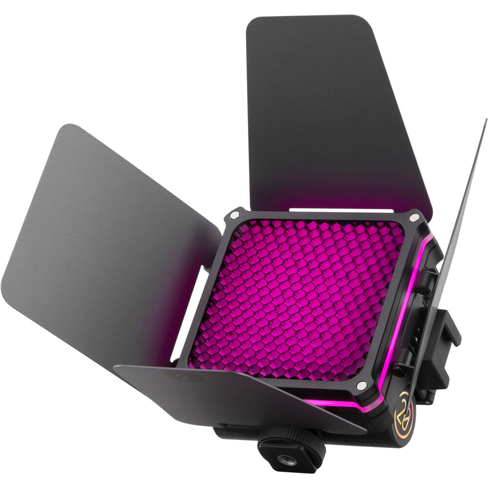 

Светодиодная лампа Zhiyun FIVERAY M20C RGB (комбинированная версия)